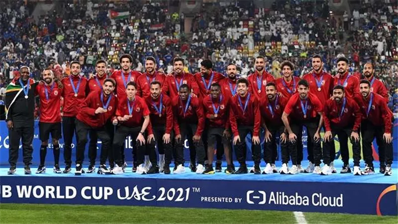 شوبير يكشف قائمة الأهلي في كأس العالم للأندية.. استبعاد عبد القادر ومحسن