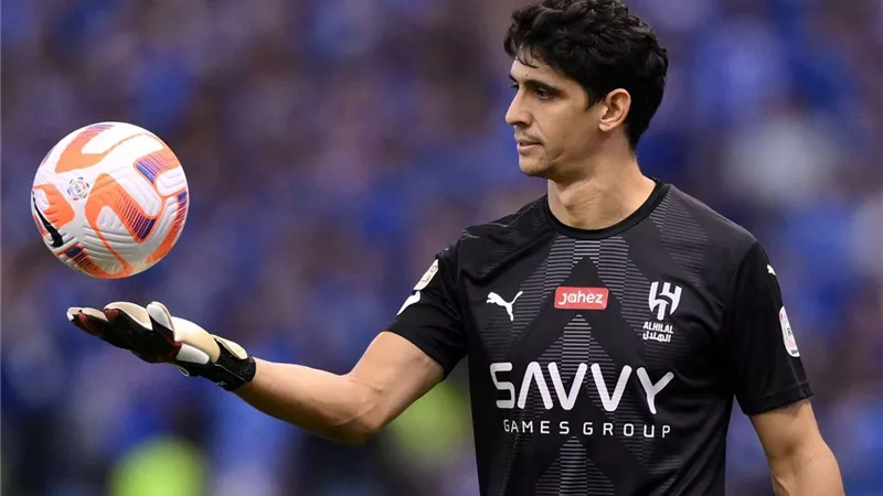 تقارير: إصابة «بونو» لن تعيقه عن المشاركة مع الهلال السعودي