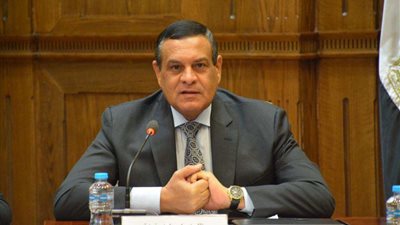 التنمية المحلية تواصل متابعة أسعار الخضروات والفواكه بسوق العبور