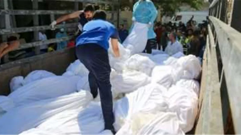 صحة غزة: حفر مقبرة جماعية لدفن 100 شهيد تعفنت جثامينهم بمستشفى كمال عدوان