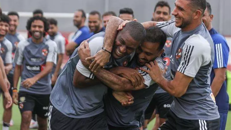 ما بين الاستمرار والرحيل.. مهاجم الأهلي تحت التقييم