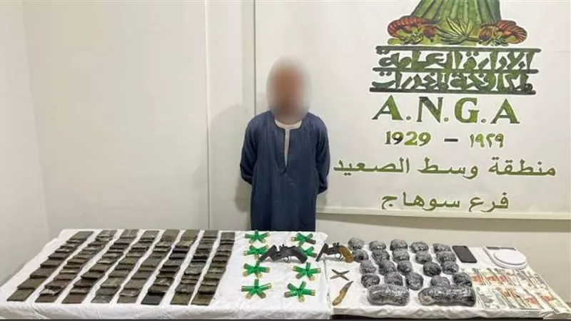 قبل ترويج 90 طربة حشيش.. حبس أكبر تاجر مخدرات بسوهاج