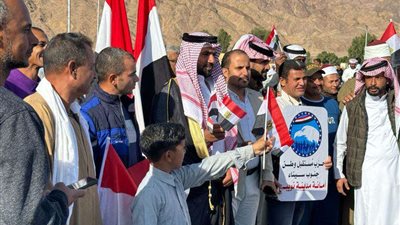 العلماء ورجال قبائل مدينة دهب يتقدمون الناخبين للإدلاء بأصواتهم في الانتخابات الرئاسية 2024