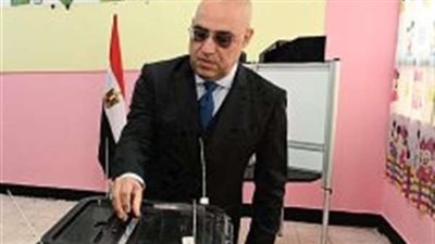 وزير الإسكان يدلي بصوته في الانتخابات الرئاسية 2024