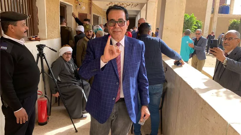 الأنتخابات الرئاسية 2024.. رئيس نقابة الغزل والنسيج يدلى بصوته في الشرقية