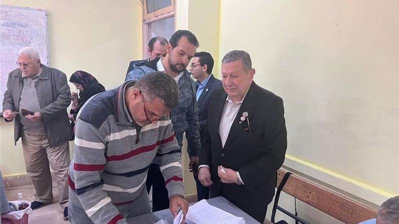 رئيس حزب المؤتمر يدلي بصوته في الانتخابات الرئاسيه 2024.. ويثمن احتشاد المصريين أمام اللجان