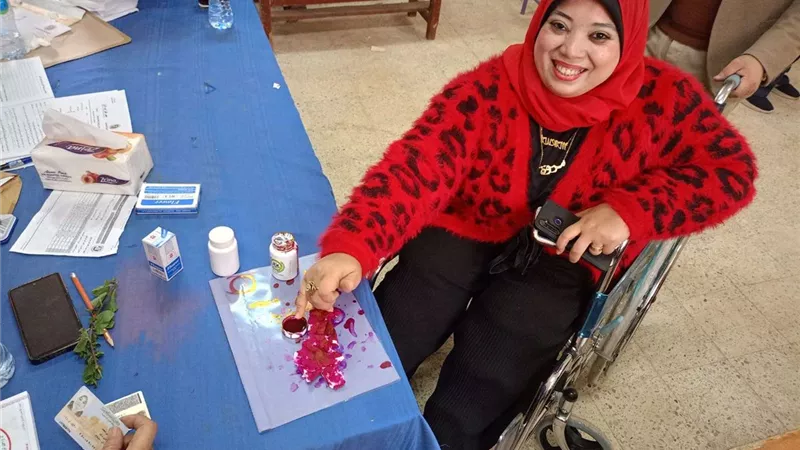 رئيسة مجلس إدارة جمعية أهلية تدلي برأيها في تسهيلات العملية الانتخابية بسوهاج