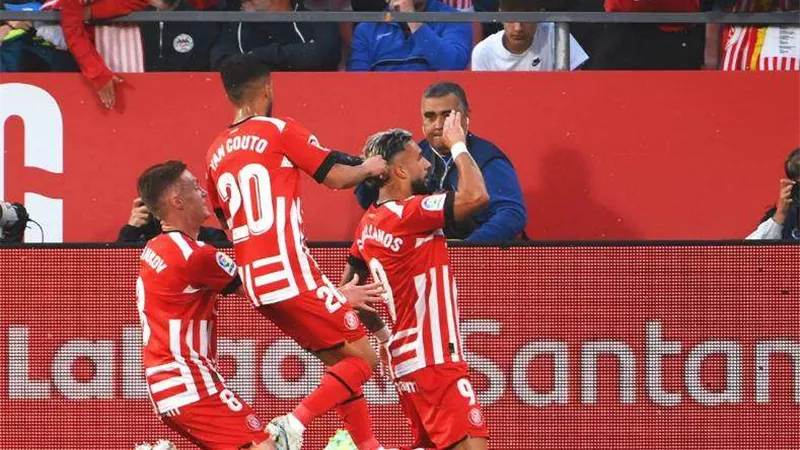 جيرونا يتقدم على برشلونة بهدف مبكر في الليجا
