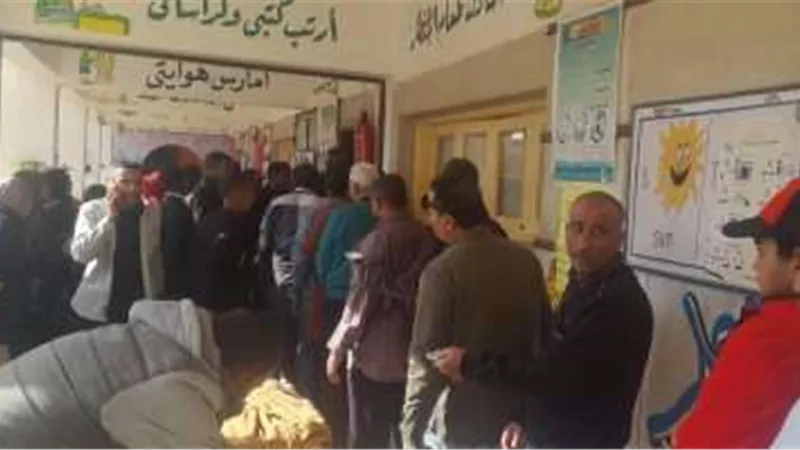 توافد المواطنين في قنا على لجان الانتخابات الرئاسية 2024
