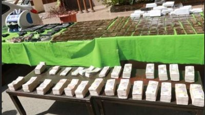 النيابة تأمر بحبس مُسجلان خطر للاتجار في المواد المخدرة بدمياط