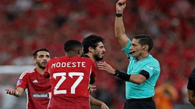 الحكم شكله بيتفرج على الدوري المصري.. تعليق ناري من سيد عبد الحفيظ عن طرد موديست