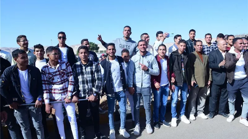 مشهد تاريخي ومسيرة ضخمه.. ٥٠ ألف طالب بجامعة سوهاج يردون الجميل بالمشاركة في الإنتخابات الرئاسية في يومها الثالث .. والنعماني يوجه الشكر لقضاة مصر لتيسيرهم عملية التصويت