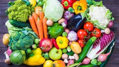 البصل يصل إلى 27 جنيهًا.. أسعار الخضروات والفاكهة اليوم الإثنين 18-12-2023