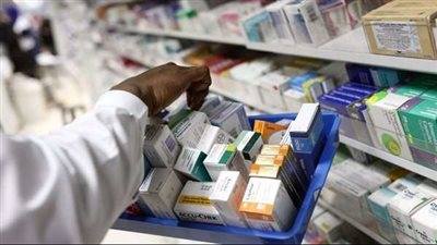 التحقيق مع صيدلي وصيدلانية متهمين بغسل 21 مليون جنيه
