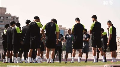 قبل مواجهة ساجرادا.. محاضرة فنية أخيرة للاعبي الزمالك بفندق الإقامة