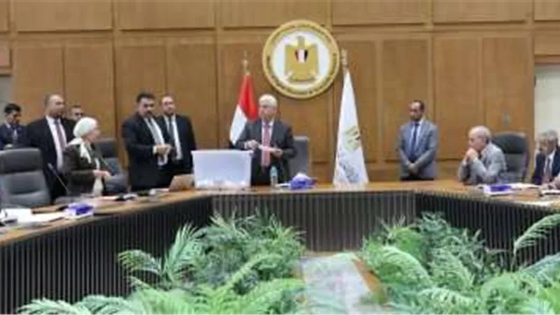 وزير التعليم العالي يعلن أسماء الفائزين بقرعة الحج للعاملين بالوزارة لعام 2024