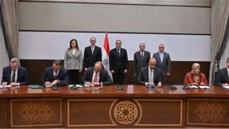 مدبولي يترأس توقيع اتفاقية تعاون بين المنطقة الاقتصادية وشركة أكوا باور السعودية