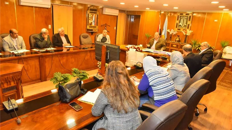 محافظ أسيوط يناقش مشروعات الخطة الاستثمارية للمحافظة 2024 - 2025
