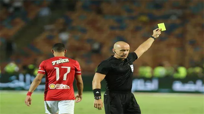 قبل نصف نهائي المونديال.. ماذا قدم الأهلي تحت صافرة الحكم مارشينياك؟