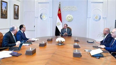 الرئيس السيسي يجتمع مع مدبولي ووزير النقل لمناقشة عدد من موضوعات العمل الحكومي