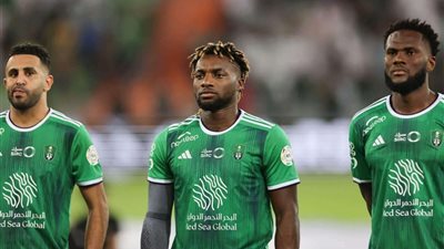 محرز وماكسيمان يقودان أهلي جدة أمام الحزم بدوري 