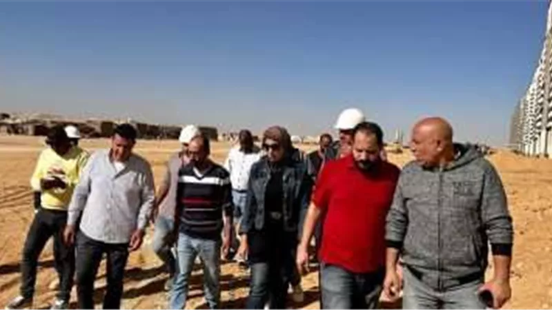 مسئولو الإسكان يتفقدون المشروعات بالسويس الجديدة