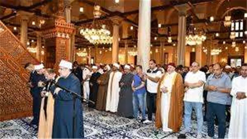 شعائر صلاة الجمعة من الحرمين الشريفين.. بث مباشر