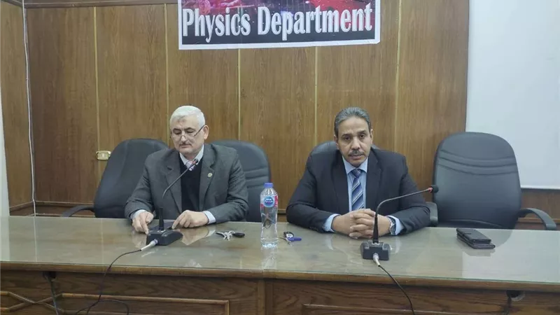 «اسأل العميد»... لقاء مفتوح بين عميد علوم بنين بأسيوط والطلاب