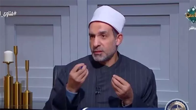 هل يجوز السفر لأداء العمرة دون محرم؟.. أمين الفتوى يجيب