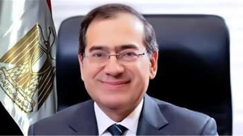 «البترول» تتابع الموقف التنفيذي لمبادرة التوسع فى تحويل السيارات
