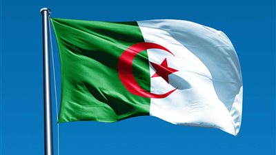 الجيش الجزائري يعتقل إرهابيين ينشطان في الخارج ويضبط مواد متفجرة