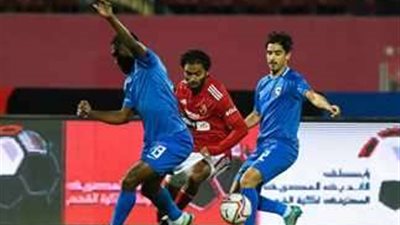 إهدار فرص بالجملة من الأهلي تتسبب في التعادل بالشوط الثاني من لقاء كأس السوبر