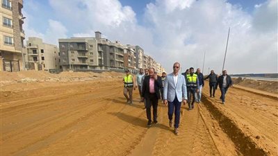 جهاز القاهرة الجديدة يزيل مخالفات بناء في بعض المناطق