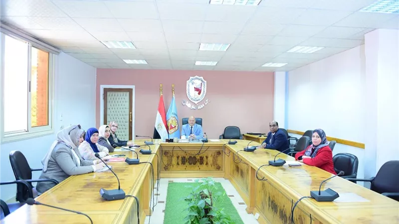 لتحفيز الباحثين على التميز والإبداع في مجال الرعاية الصحية.. مركز الأبحاث المركزي بكلية الطب بجامعة سوهاج يعقد اجتماعه الاول