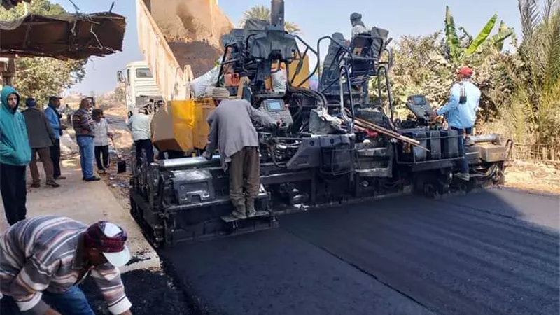 محافظ أسيوط يعلن استمرار رفع كفاءة الطرق بمركز البداري ضمن الخطة الاستثمارية 2023-2024