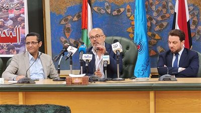 وزير الثقافة الفلسطيني: نمت على الأرض في المخيمات.. والاحتلال اعتقل أكثر من ألف سيدة
