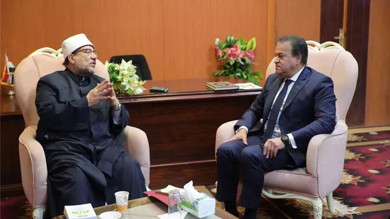 وزيرا الصحة والأوقاف يعقدان لقاءً موسعًا مع وكلاء الوزارتين بجميع محافظات الجمهورية