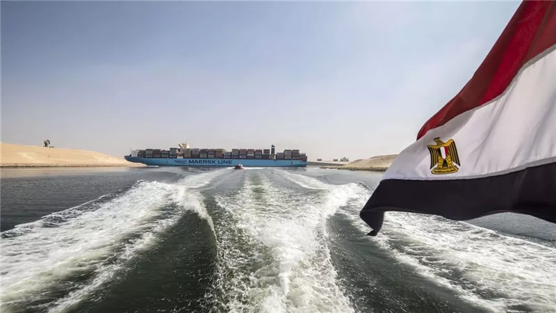 تصدير خام الكلينكر والملح وصودا كاوية بموانئ المنطقة الاقتصادية لقناة السويس