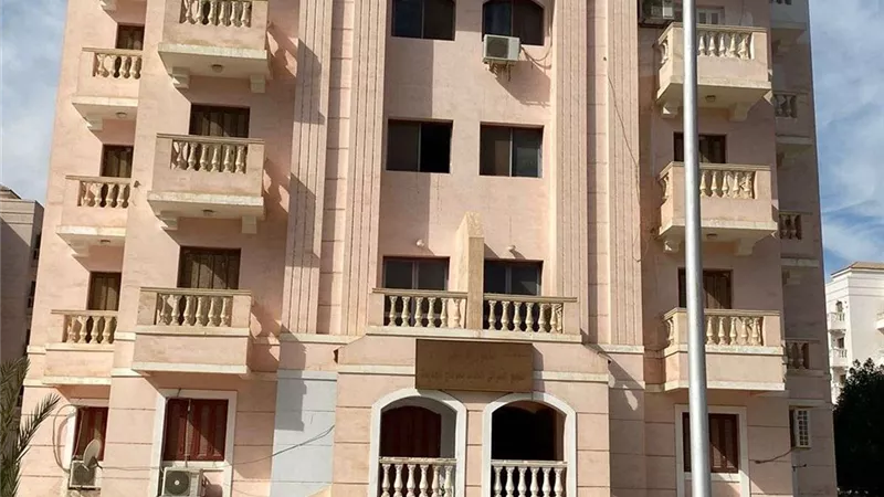 تخصيص ١٢ شقة سكنية 