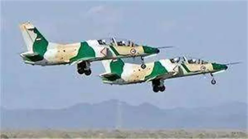 طيران الجيش السوداني يحلق في سماء الخرطوم ويستهدف مواقع للميليشيا
