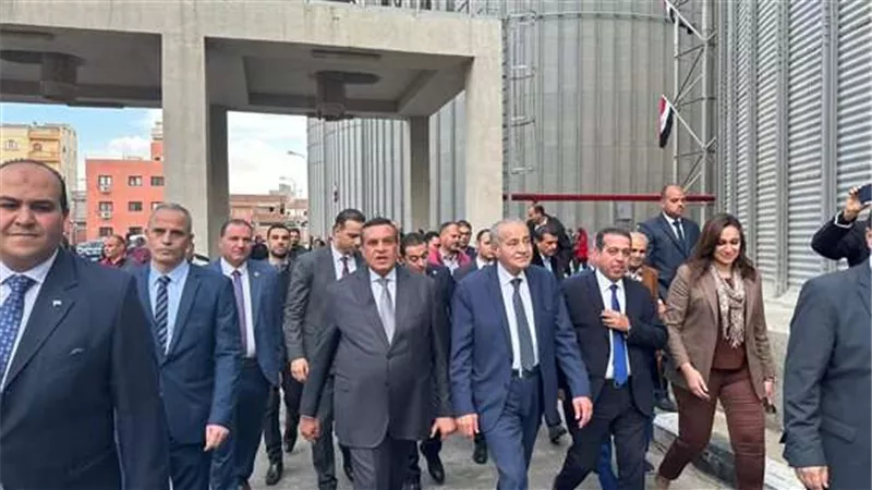 وزيرا التموين والتنمية المحلية يتفقدان صومعة دمنهور
