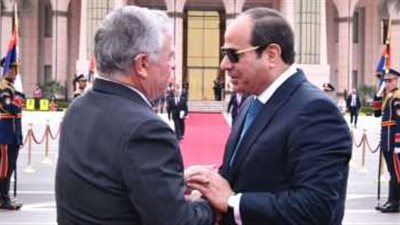 الرئيس السيسي يتجه إلى مدينة العقبة بالأردن