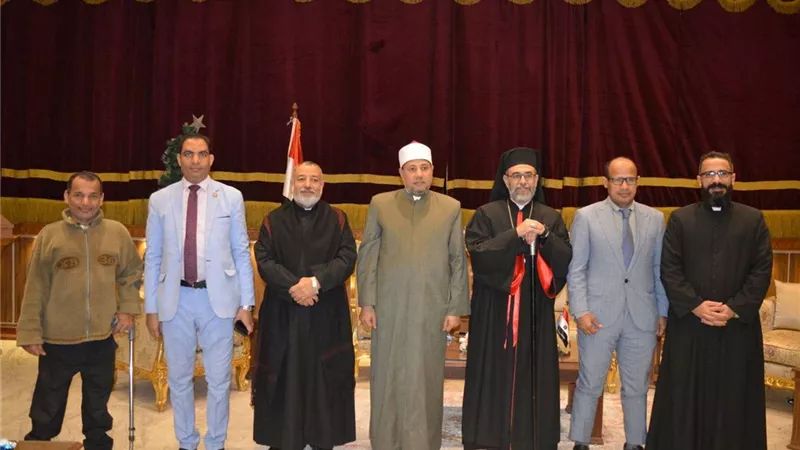 نائب رئيس جامعة الأزهر بأسيوط يهنئ المسيحيين بعيد الميلاد المجيد