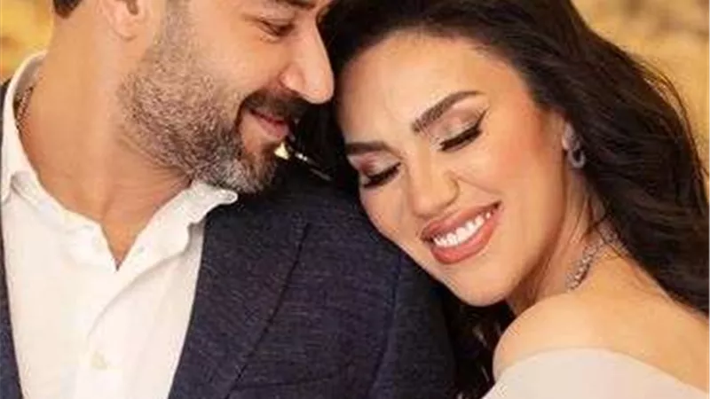 محمد العمروسي عن مي فاروق: 