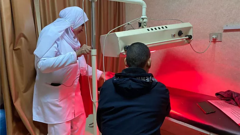 قسم العلاج الطبيعي بمستشفي سوهاج الجامعي يستقبل ٦٠ جلسة يومياً.. و ٦جلسات مجاناً للجهاز الإداري بالجامعة