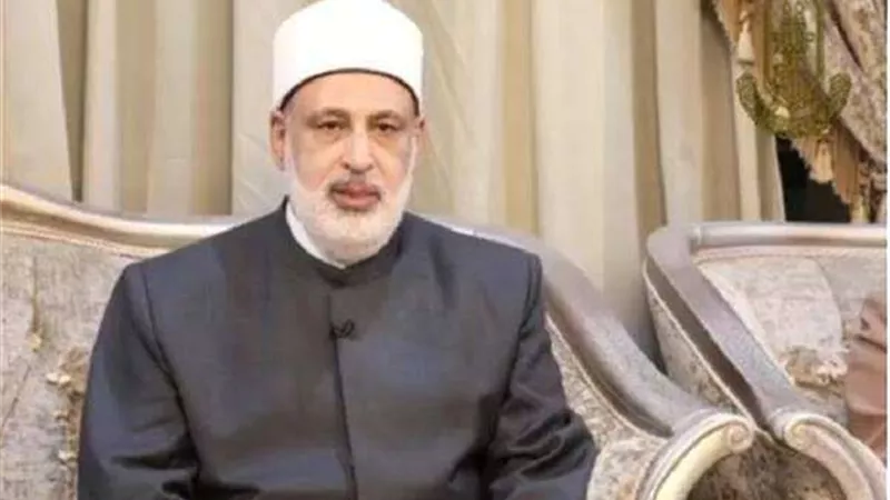 الإمام الأكبر ووزير الأوقاف يعزيان وكيل الأزهر في وفاة والدته