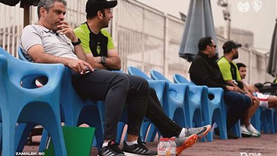 «جمال» و«مجدي» يُشرفان على التقسيمة الفنية في الزمالك