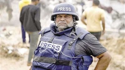 عاجل.. وائل الدحدوح يصل مصر عبر معبر رفح