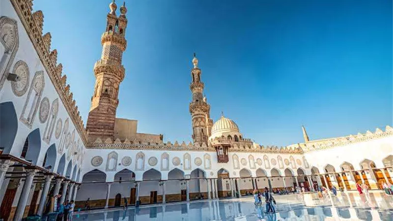 بإجمالي 400 دارس.. فتح باب القبول برواق الخط العربي والزخرفة بالجامع الأزهر