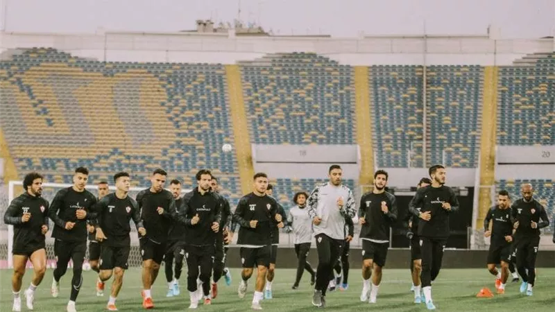 علاء رجب يقود المران البدني للاعبي الزمالك